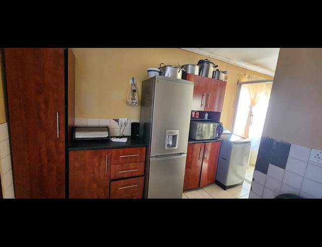 2 BEDROOM HOUSE FOR SALE IN TOEKOMSRUS